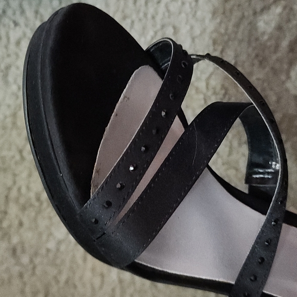 Heels - Picture 7 of 8